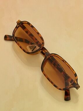 Free People Tortoiseshell Brown Rectangular Sunglasses